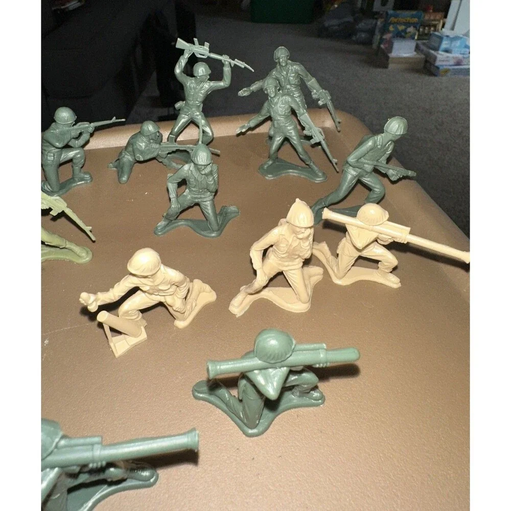 Lot of 13 Vintage 2” Plastic Army Men Soldiers Green Tan Bazooka Rocket Poses